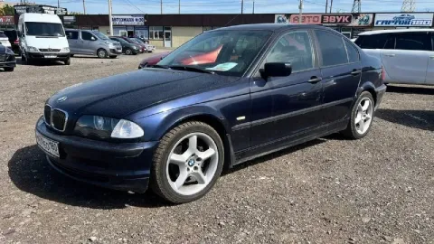 Bmw 318 2000 год 2,0 бензин механика в родном окрасе пригнана из европы обслужена климат работает це... - фотография