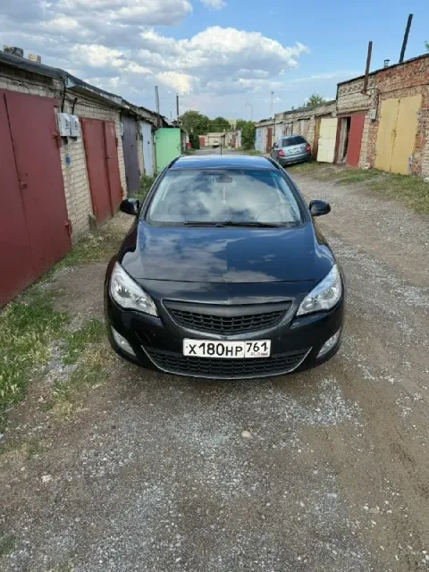 Opel астра j универсал 2011г. двигатель 1.6коробка автомат 6 ст. цена 650,собственник. авто в хороше... - фотография
