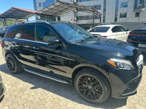 Продам mercedes benz w166 gle 350 2018 года выпуска полный привод мотор 3.5 атмосферный 90000 км род... - фотография