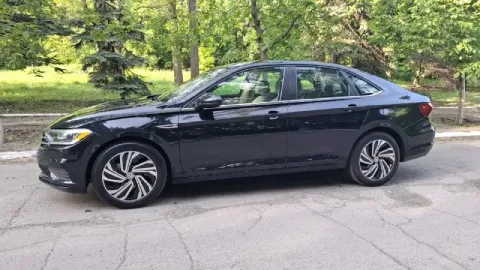 Volkswagen джета 2021г. комплектация sel. пробег 45т. климат контроль. адаптивный круиз. кожаный сал... - фотография