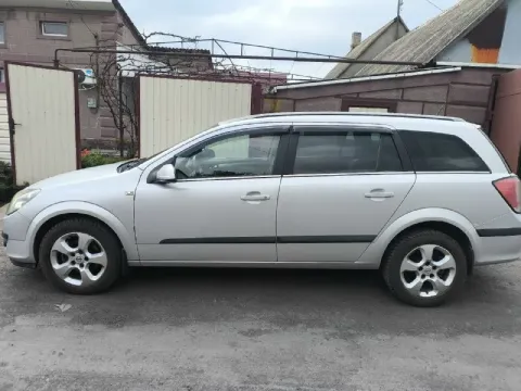 Opel astra h, год-2004,мотор- 1.4 90 л/с, пробег-196 000,коробка-механика, бензин, вложений не требу... - фотография