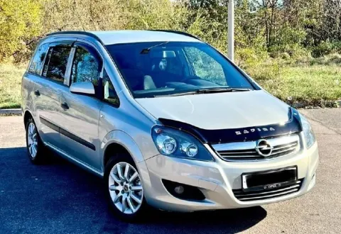 Продаю opel zafira b, ( опель зафира в), 2011 г. в. кпп механика. объем 1.6 xer ( не метан ). 7- ми... - фотография