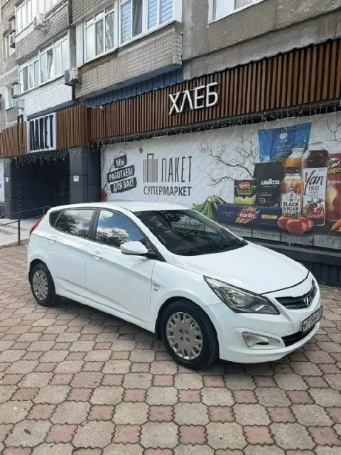Продаю hyundai solaris 1.6л, автомат 2014г пробег 147000км максимальная комплектация, круиз контроль... - фотография