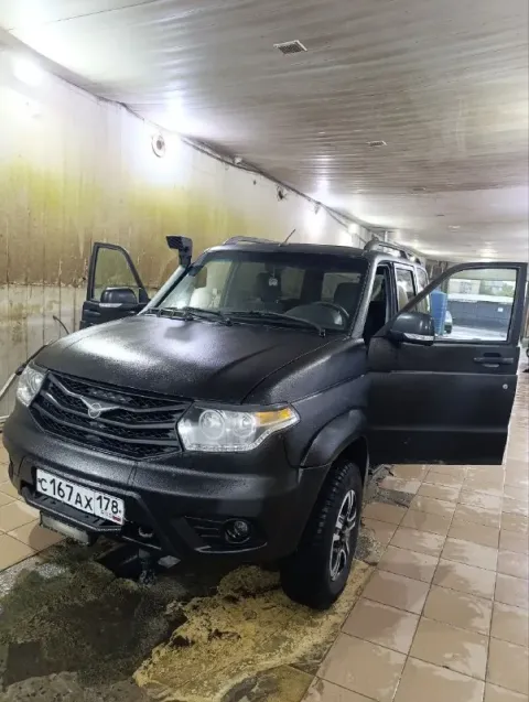 Срочно продам уаз патриот, 2015г. На полном боевом ходу, всё работает исправно, кондиционер холодит,... - фотография