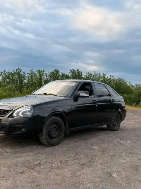 Продам свою приору(21072) хетчбэк. Люкс год выпуска:2010 машина в хорошем состоянии. Двигатель 1.6, ... - фотография