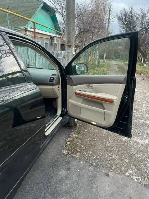Продам lexus rx 300. 2005 год.220.000 пробег. учет местный 180. на газу. с люком, полной комплектаци... - фотография