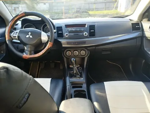 Продам mitsubishi 2008г. Авто на отличном ходу. Мотор 1.5 без масложера. Коробка механика без вопрос... - фотография