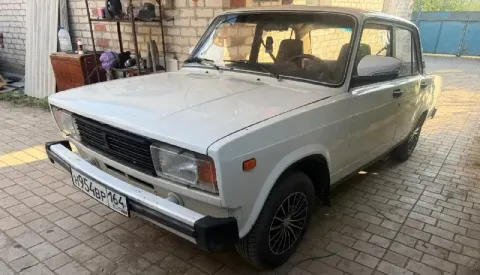 Продам ваз 2105 в отличном состоянии ✅музыка ✅сигнализация ✅камера из нового ✅резина на литье ✅дверн... - фотография