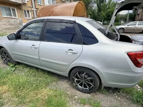 Продам лада гранта комфорт 2021года, пробег родной 56.000км, я собственник, машина покупалась новой... - фотография