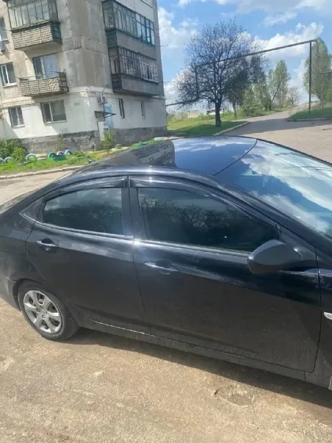 Продам hyundai солярис 2011 года 1.6 автомат продаю срочно торг есть по коробке нареканий нет не пин... - фотография