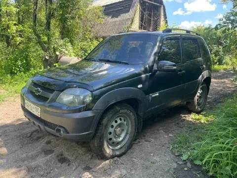 Доброго времени суток! продам нива chevrolet 2013 года. 1.7. гур, кондиционер. владею автомобилем 3... - фотография