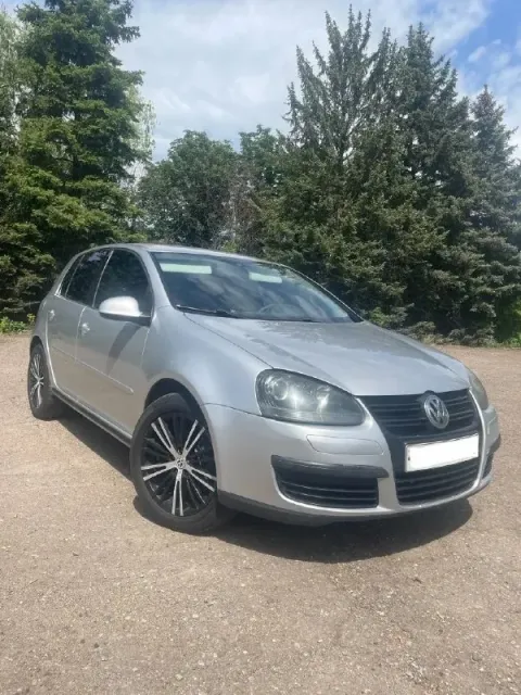 Продам гольф 5!!! мотор 1.6 самый надёжный и простой ! коробка автомат ! мотор работает идеально( ма... - фотография