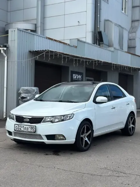 Продаю свою kia cerato ii с атмосферным 2-литровым мотором. -пробег 180.000 км -коробка 6-ступенчаты... - фотография