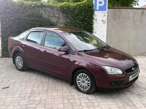 Продам ford focus 2 2007 год объем двигателя 1.8 мкпп авто в идеальном состоянии без сколов царапин... - фотография