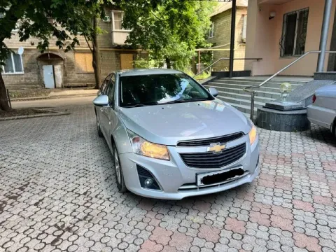 Продам chevrolet cruze 2013 1.8 двигатель работает ровно не троит масло не кушает коробка переключае... - фотография