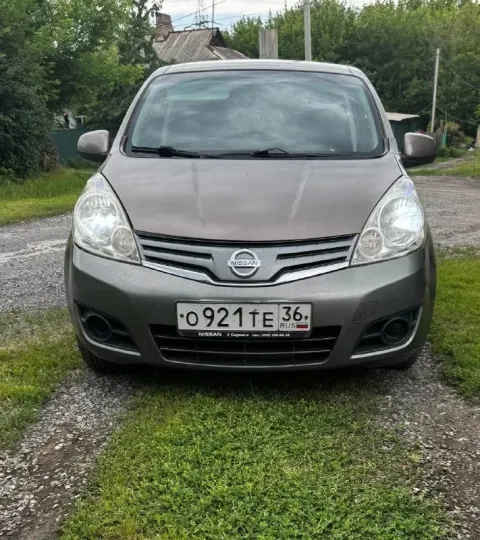 Продам нaдёжный и пpактичный nissan nоtе 2010 года выпуcка( механика). идеальный выбор как для город... - фотография