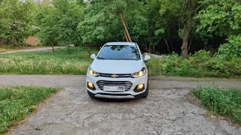 Продаю отличный надёжный корейский компактный кроссовер chevrolet trax, клон opel mokka и buick enco... - фотография
