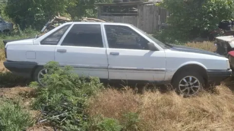 Продам renault 21 1988года на ходу передний привод машине без документов цена 25000р без торга приех... - фотография