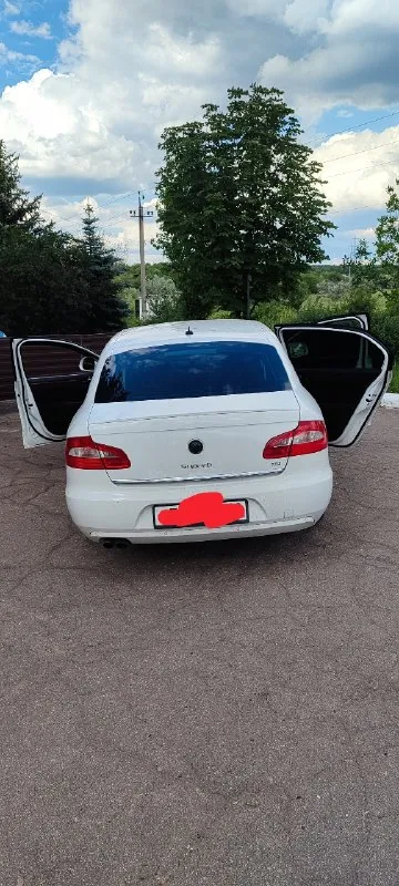 Продам skoda superb, 2010г. В. Мотор 1.8 бензин, акп, пробег 303к. Авто в отличном состоянии, без дт... - фотография