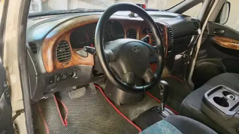 Продаю hyundai starex 2003 год, 2,5 турбо на автомате, ухоженный, семейный автомобиль, много чего бы... - фотография