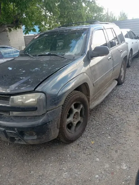 Продам на полном ходу срочно. Chevrolet трейблейзер 2005г. В. 4.2 бензин. Не гнилой не битый в салон... - фотография