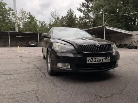 Продам машину: шкода а5, рестайлинг 2012г, 1,6 атмосферный, 1 владелец. Не битая, обслужена, колодки... - фотография