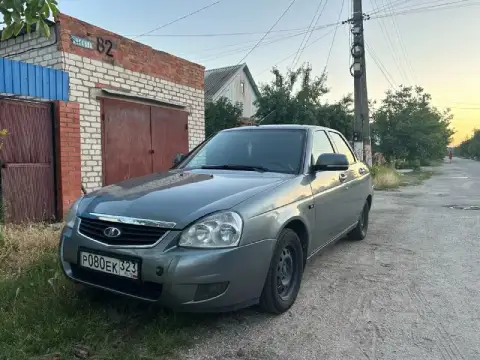 Продаю лада приора 1 2012 год, состояние отличное, имеется кондиционер, стар лайн, сигнализация, авт... - фотография