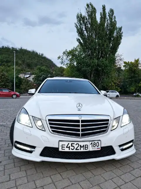 Mercedes-benz e300 w212, 2012 год.
3.5 Бензин (m276), 249 л. С. , 7g-tronic 4matic (полный привод).
... - фотография
