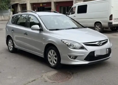 Продам надежный вместительный автомобиль с-класса хендай i30
2011 Год, акпп, 112тыс км родной пробег... - фотография