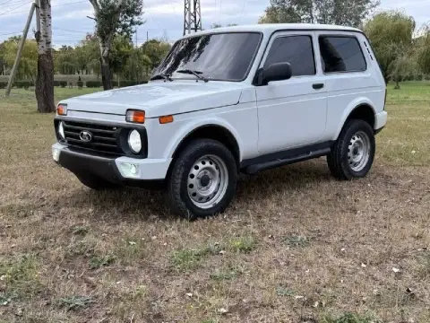 Продам ниву 2018г 120 пробег родной, 3 хозяина авто в отличном состоянии без вложений вся техника а ... - фотография