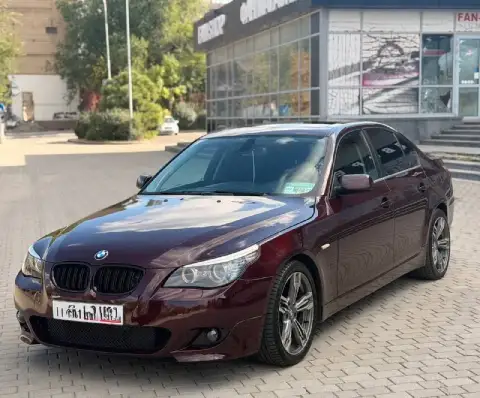 Продам бмв е60 2009 год, рестайлинг. Мотор 3.0 бензин, 272 лс, машина обслужена от и до. Ничего дела... - фотография