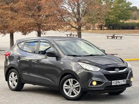 Продам автомобиль практически в новом состоянии
Hyundai ix35 бензин!
Коробка автомат aisiin 6ст сама... - фотография