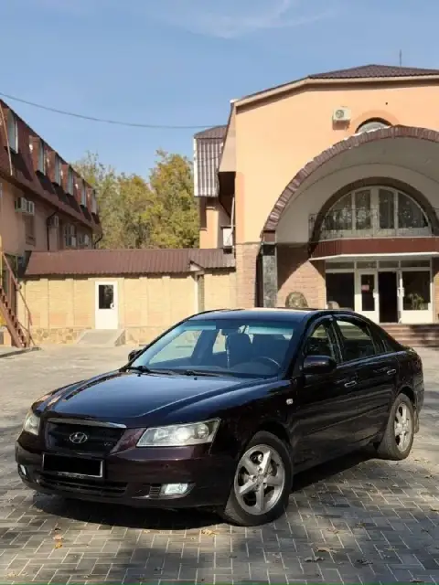 Hyundai sonata 2007 | 2.4 бензин | автомат

Продаётся комфортный и вместительный hyundai sonata в ма... - фотография - 1