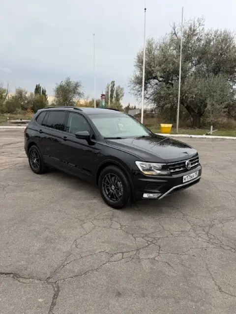 Продам volkswagen тигуан/ volkswagen tiguan 2018 г. 2.0 бензин, полный привод! Пробег 61 тыс. Км!! 7... - фотография - 1