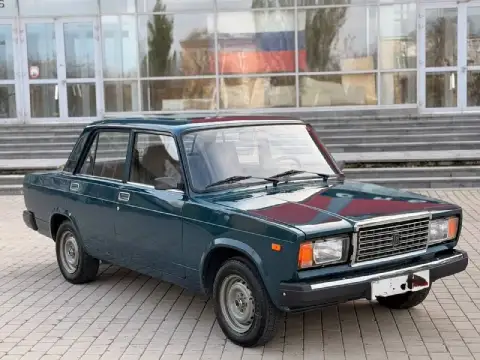 Продам ваз2107 2005год 1.5 20.600пробега ходовка вся новая стойки газа масляные 4новых усилиных шаро... - фотография - 1