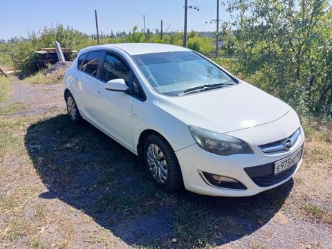 Продам opel astra j, 2013г, 1,6 мех. 5ст. , газ/бенз, норм. состояние, всё работает, цена 610000 руб... - фотография
