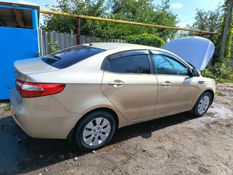Кио рио год выпуска:2012г. Автомат, пробег 147000т, днище обработано все замавилено, делолось все дл... - фотография