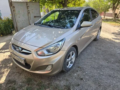 Hyundai solaris, 2012 г. в, механика, передний привод, 1,4, пробег 119 000 км, цена 900 000 руб, тел... - фотография