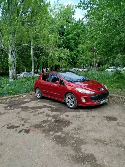 Продам пежо 308 1,6 бензин 2008 года, мкпп, панорамная крыша, лэд свет, полный фарш, датчик света, д... - фотография