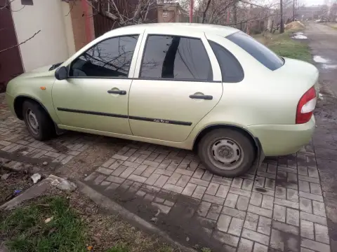 Лада калина 2006 г, пробег 136000, зимняя резина плюс. 300000 торг.
В дтп не была. Краска оригинальн... - фотография