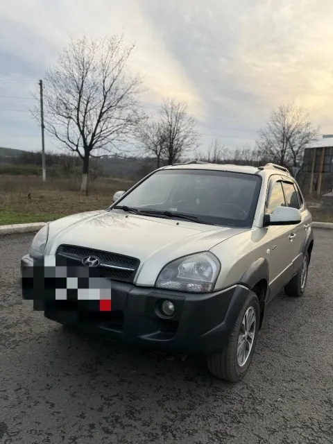 Продам срочно!!! хундай туксон 2л 2007г хорошой комплектации пробег200 т без дтп механика 5 ст родно... - фотография