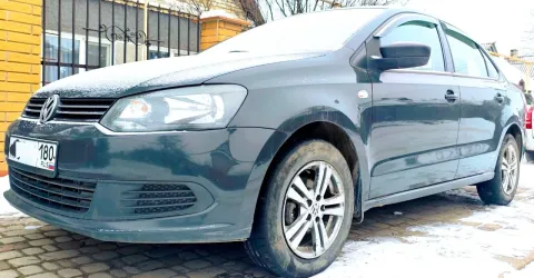 Двигатель 1.6 самый надежный и не убиваемый в линейке volkswagen, масло не ест ни грамма меняю кажды... - фотография