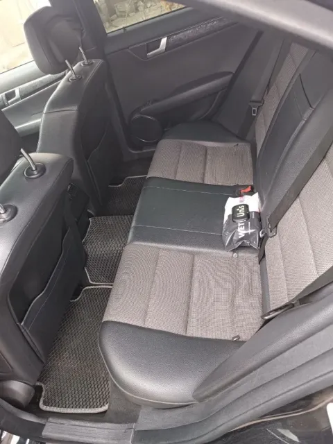 Mercedes-benz c180 цена: 1 150 000 ₽ год: 2012 двигатель: 1.6 л / 156 л. с. пробег: 274 000 км кра... - фотография