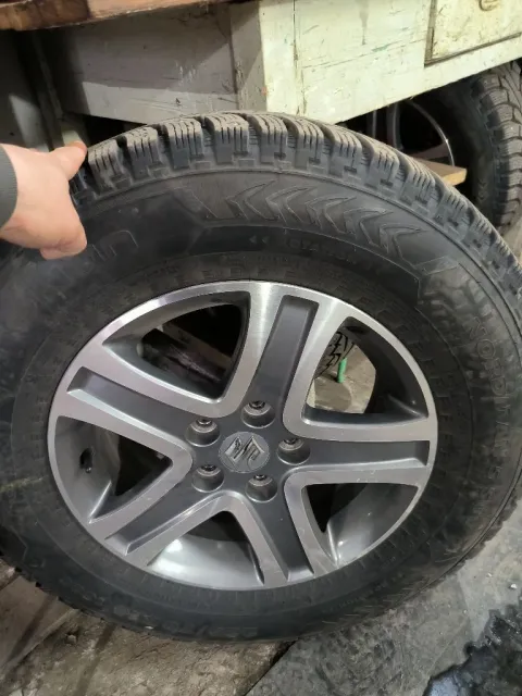 Продам японскую ниву 2010 год(рестайлинг) объем 2.0. пробег 170000 оригинал. машина обслужена от и д... - фотография