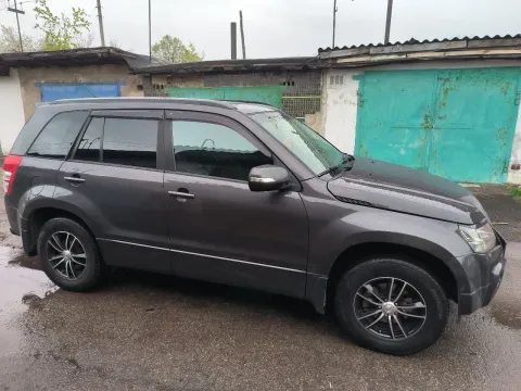 Продам японскую ниву 2010 год(рестайлинг) объем 2.0. пробег 170000 оригинал. машина обслужена от и д... - фотография