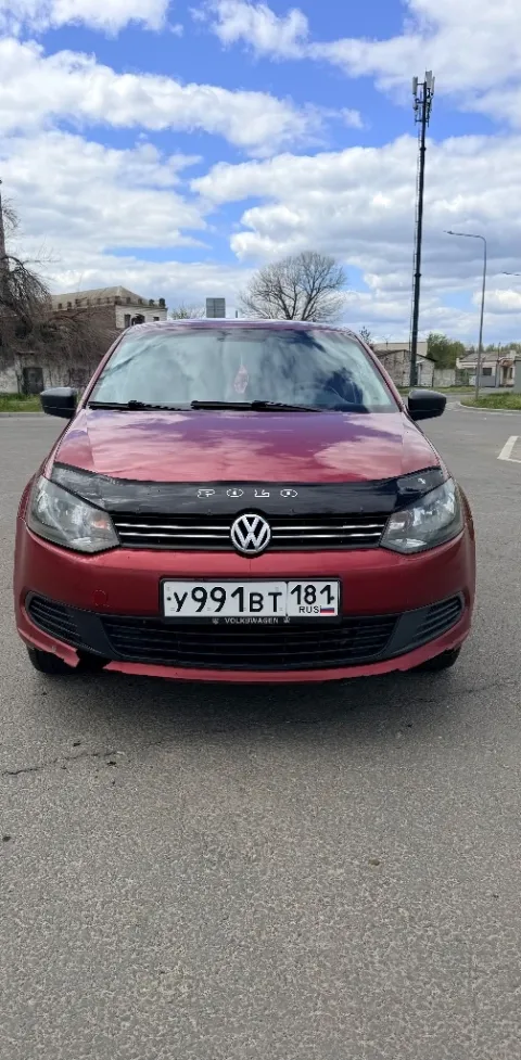 Продам фольксваген поло 2014 года. автомобиль в хорошем состоянии. двигатель работает хорошо. коробк... - фотография