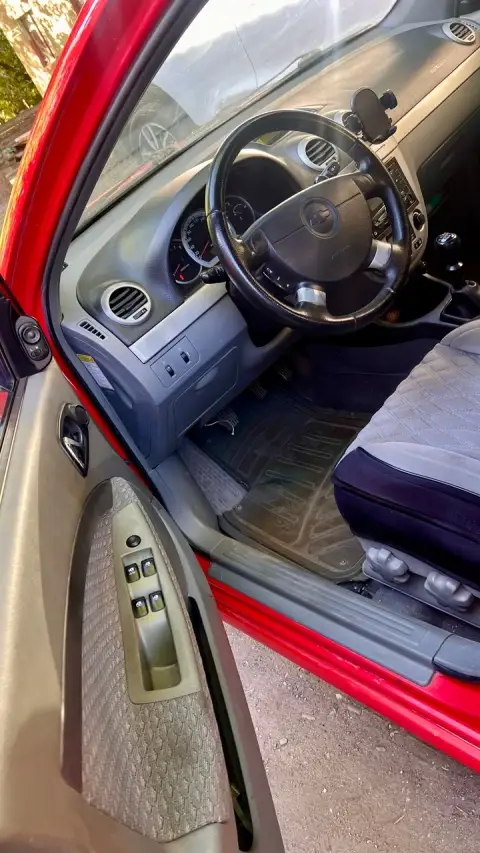 Chevrolet lacetti хэтчбек 1,6 2004 года, механика, передний привод, хорошее состояние для своих годо... - фотография