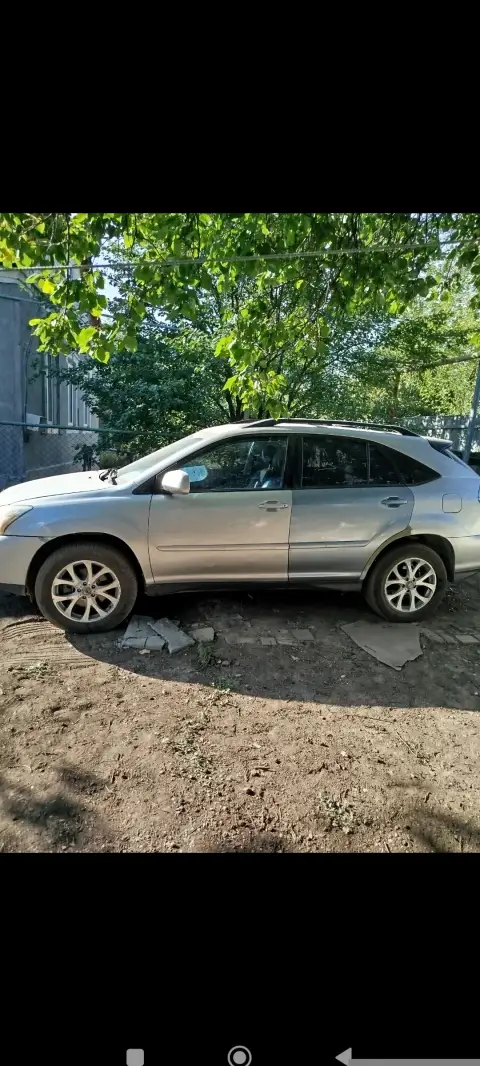 Lexus rx 330 кроссовер 2204 года выпуска. Мощность203квт/276л. С. , коробка автомат, бензин/ газ(мет... - фотография