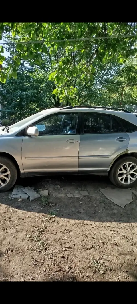 Lexus rx 330 кроссовер 2204 года выпуска. Мощность203квт/276л. С. , коробка автомат, бензин/ газ(мет... - фотография