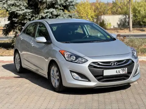 Hyndai elantra 2013г. Хечбек,1.8 бензин. 1100000 руб. Пробег 180000км. Состояние отличное. +79494056... - фотография